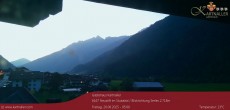 Archiv Foto Webcam Blick Neustift und Serles / Stubaital 04:00