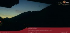 Archiv Foto Webcam Blick Neustift und Serles / Stubaital 03:00