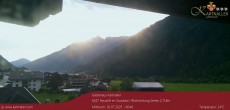 Archiv Foto Webcam Blick Neustift und Serles / Stubaital 05:00
