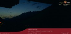 Archiv Foto Webcam Blick Neustift und Serles / Stubaital 03:00