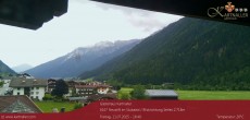 Archiv Foto Webcam Blick Neustift und Serles / Stubaital 15:00