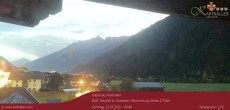 Archiv Foto Webcam Blick Neustift und Serles / Stubaital 03:00