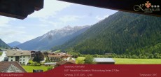 Archiv Foto Webcam Blick Neustift und Serles / Stubaital 11:00