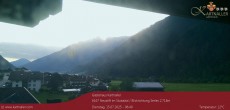 Archiv Foto Webcam Blick Neustift und Serles / Stubaital 05:00