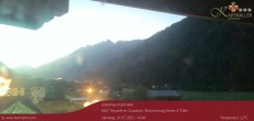 Archiv Foto Webcam Blick Neustift und Serles / Stubaital 03:00