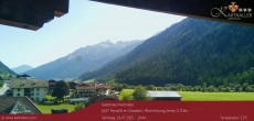 Archiv Foto Webcam Blick Neustift und Serles / Stubaital 09:00