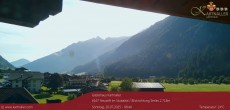 Archived image Webcam View to Neustift and Serles 07:00