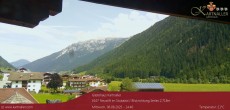 Archiv Foto Webcam Blick Neustift und Serles / Stubaital 13:00