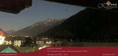 Archiv Foto Webcam Blick Neustift und Serles / Stubaital 01:00