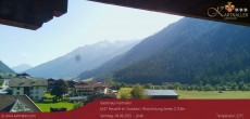Archiv Foto Webcam Blick Neustift und Serles / Stubaital 09:00
