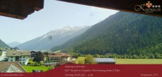 Archiv Foto Webcam Blick Neustift und Serles / Stubaital 11:00