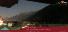 Archiv Foto Webcam Blick Neustift und Serles / Stubaital 01:00