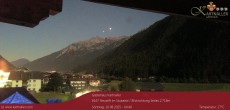 Archiv Foto Webcam Blick Neustift und Serles / Stubaital 03:00