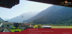 Archiv Foto Webcam Blick Neustift und Serles / Stubaital 09:00