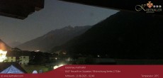 Archiv Foto Webcam Blick Neustift und Serles / Stubaital 01:00