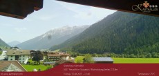 Archiv Foto Webcam Blick Neustift und Serles / Stubaital 11:00