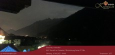 Archiv Foto Webcam Blick Neustift und Serles / Stubaital 03:00