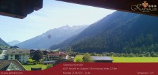 Archiv Foto Webcam Blick Neustift und Serles / Stubaital 09:00