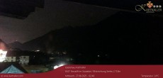 Archiv Foto Webcam Blick Neustift und Serles / Stubaital 01:00