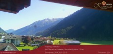Archiv Foto Webcam Blick Neustift und Serles / Stubaital 09:00