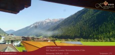 Archiv Foto Webcam Blick Neustift und Serles / Stubaital 11:00