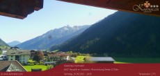Archiv Foto Webcam Blick Neustift und Serles / Stubaital 09:00