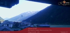 Archiv Foto Webcam Blick Neustift und Serles / Stubaital 09:00