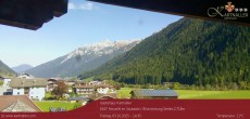 Archiv Foto Webcam Blick Neustift und Serles / Stubaital 13:00