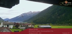 Archiv Foto Webcam Blick Neustift und Serles / Stubaital 09:00