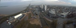 Archived image Webcam Bremerhaven: Old and New Harbour 05:00