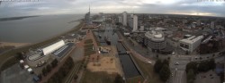 Archived image Webcam Bremerhaven: Old and New Harbour 05:00