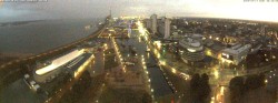 Archived image Webcam Bremerhaven: Old and New Harbour 05:00
