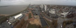 Archiv Foto Webcam Bremerhaven: Alter und Neuer Hafen 13:00