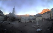 Archiv Foto Webcam Waltherplatz Bozen 07:00