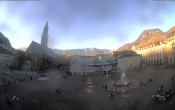 Archiv Foto Webcam Waltherplatz Bozen 09:00