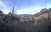 Archived image Bozen: Waltherplatz Webcam 07:00