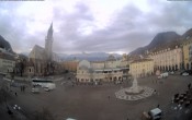 Archived image Bozen: Waltherplatz Webcam 07:00