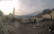 Archived image Bozen: Waltherplatz Webcam 13:00