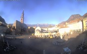 Archiv Foto Webcam Waltherplatz Bozen 07:00