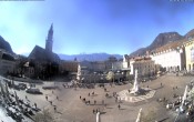 Archiv Foto Webcam Waltherplatz Bozen 11:00