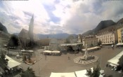 Archived image Bozen: Waltherplatz Webcam 13:00
