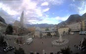 Archived image Bozen: Waltherplatz Webcam 01:00