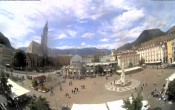 Archived image Bozen: Waltherplatz Webcam 06:00