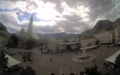 Archived image Bozen: Waltherplatz Webcam 10:00