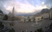 Archived image Bozen: Waltherplatz Webcam 06:00
