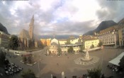 Archived image Bozen: Waltherplatz Webcam 07:00