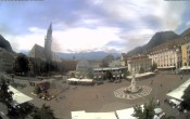 Archived image Bozen: Waltherplatz Webcam 11:00