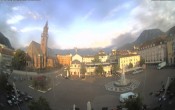 Archived image Bozen: Waltherplatz Webcam 06:00