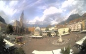 Archived image Bozen: Waltherplatz Webcam 09:00
