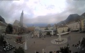 Archived image Bozen: Waltherplatz Webcam 06:00